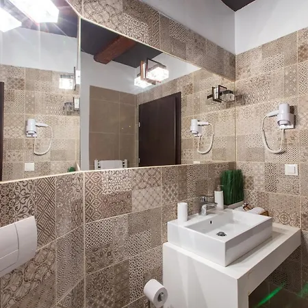 Vendi Grand Square Hotel